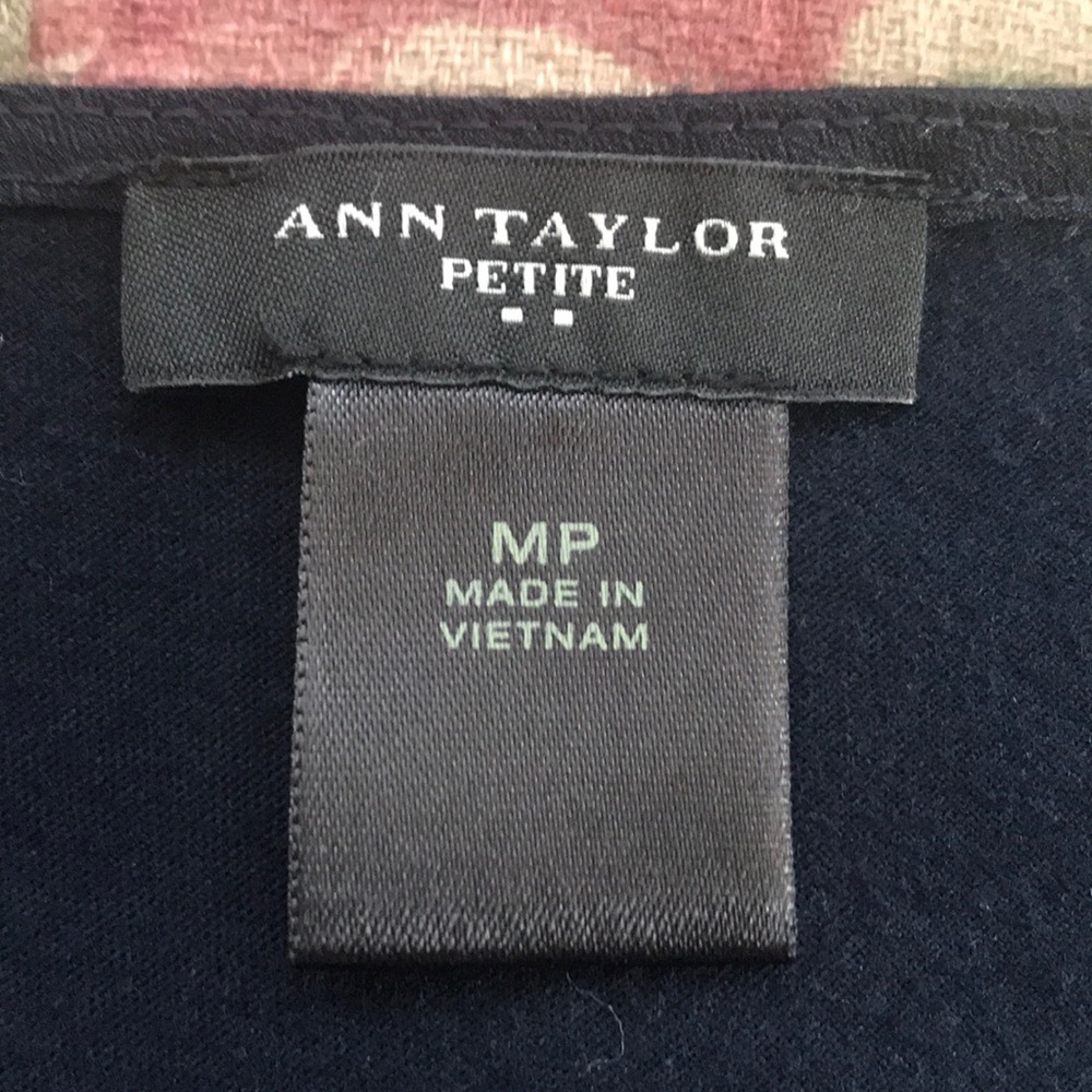 LOFT NAVY BLOUSE - Picture 3 of 4